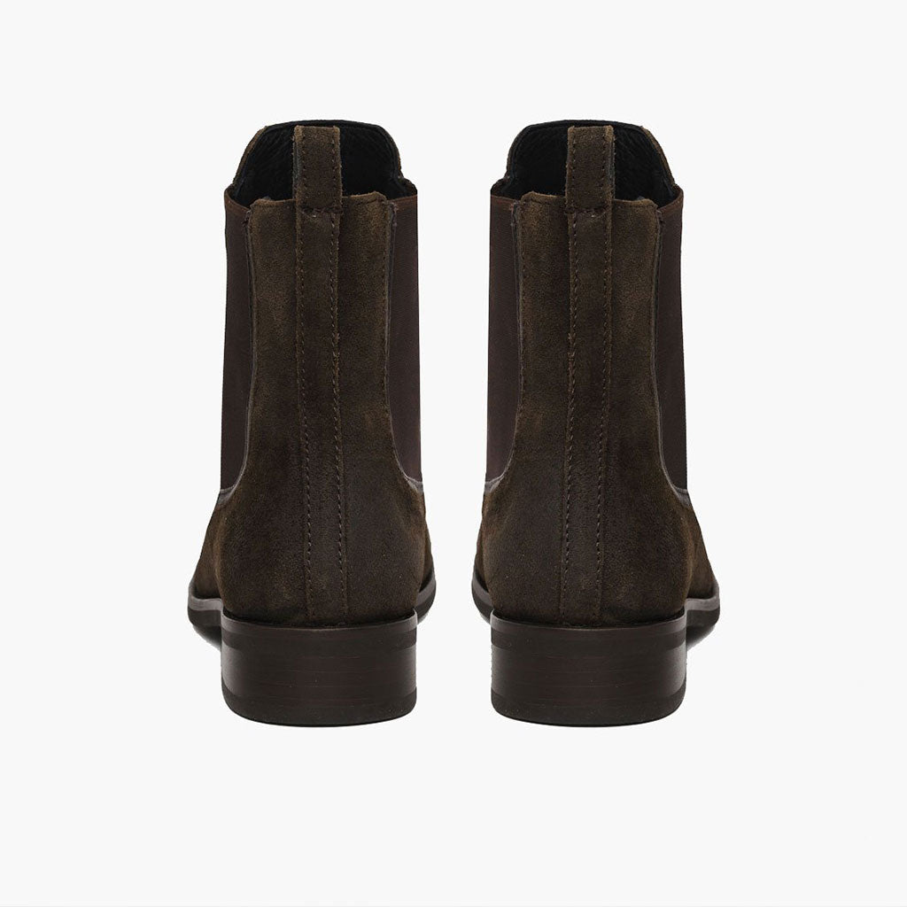 Duchess Chelsea boots i mörk oliv mocka – detalj