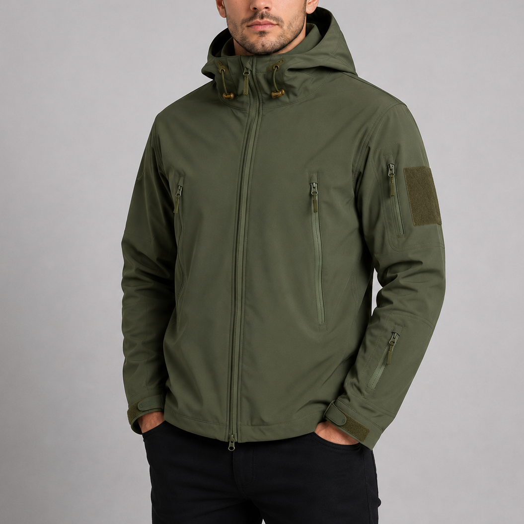 VESTE SOFTSHELL TACTIQUE DÉPERLANTE À CAPUCHE