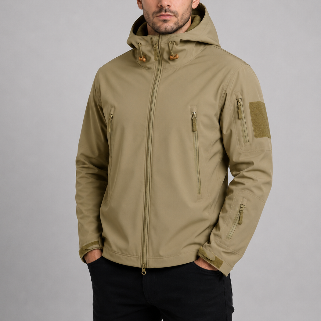 VESTE SOFTSHELL TACTIQUE DÉPERLANTE À CAPUCHE